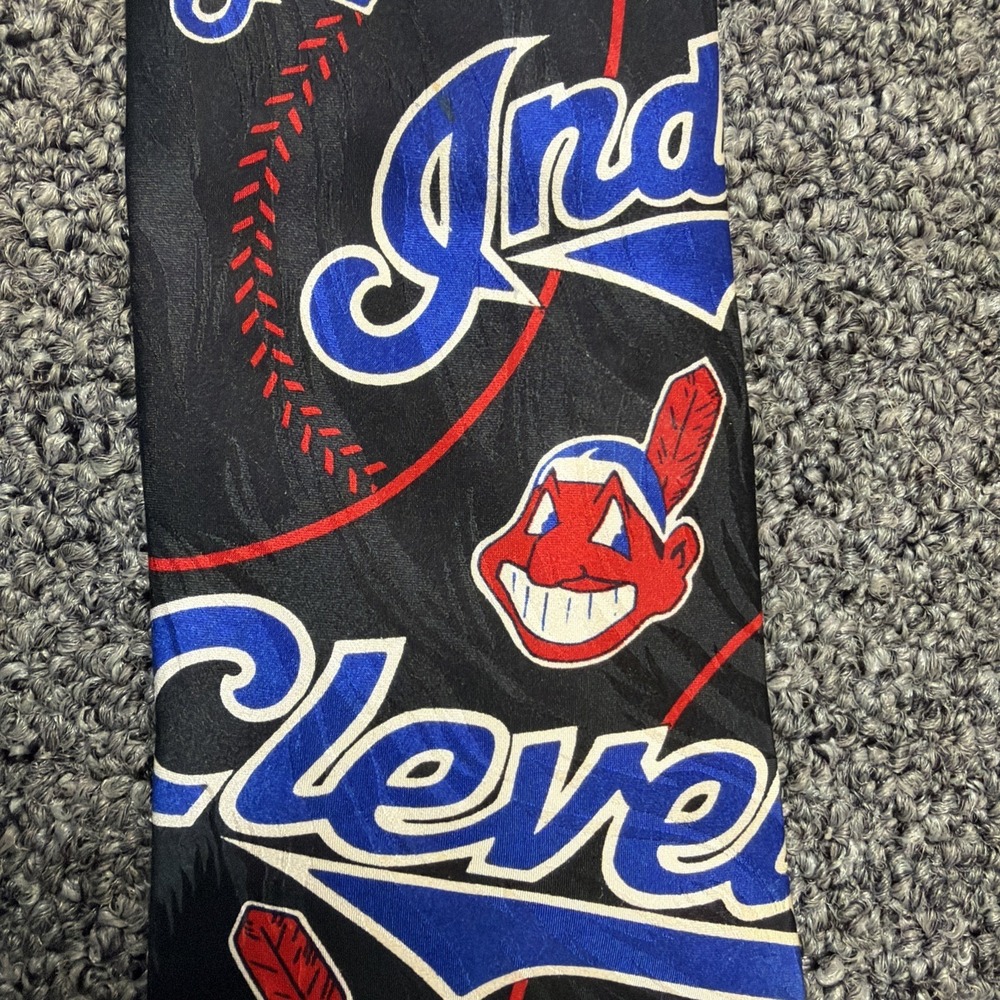 Cleveland Indians tie Vintage 90s Ralph Marlin MLB Silk Necktie Chief Wahoo - Picture 2 of 5
